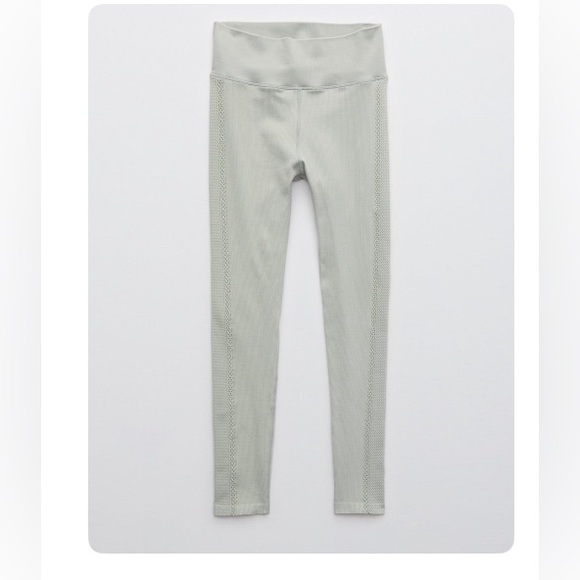 Aerie Offline Big Chill Seamless Leggings (small) in the color stone grey - Picture 2 of 5